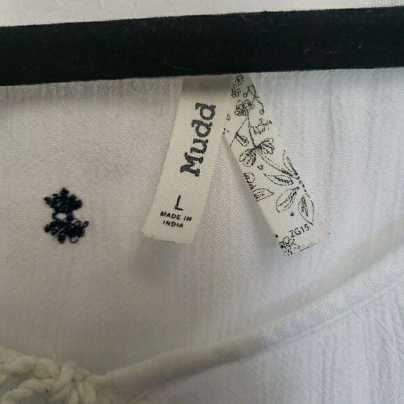 Mudd Boho Shirt White Navy Blue Embroidered Elastic 3/4 Sleeve Cuff Women Size L - Picture 3 of 10